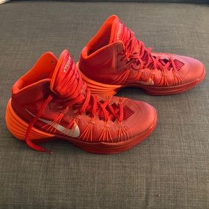 Nike Hyperdunk Women’s Basketball Shoes